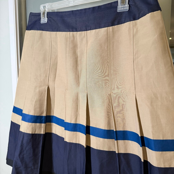 Ann Taylor Women’s Pleated A-Line Skirt Size 10 Colorblock Beige Blue Navy - Picture 3 of 8